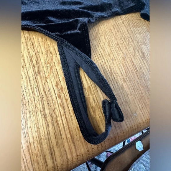 ARTICLES OF SOCIETY NWT black velour mock neck long sleeve thong bodysuit, sz S - Picture 3 of 8